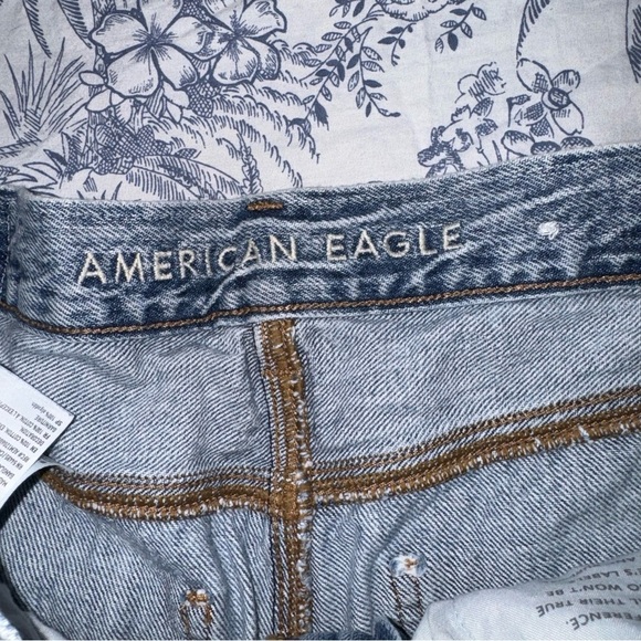 AE Mom Jean Size 4 - Picture 2 of 5